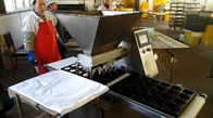 Linha de produção comercial máquina do bolo 380V/220V 5.78KW da transformação de produtos alimentares