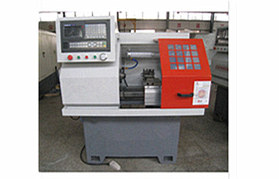 Máquina automática do torno da precisão do CNC da economia, torno pequeno do CNC do metal