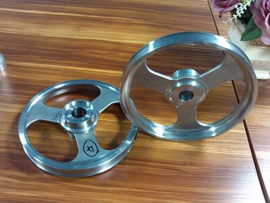 A precisão folheado a níquel girou as partes do CNC da fabricação de metal que mói e que gira, furando
