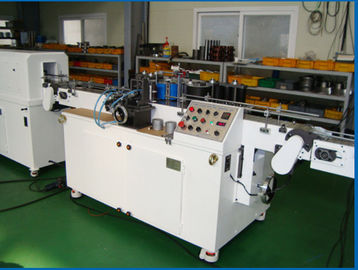 As cores do automóvel dois do controle de programa do PLC ACOLCHOAM a máquina de impressão com a roda 4