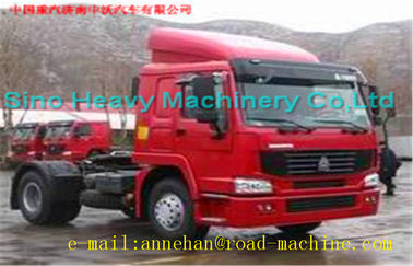 ISO CCC HOWO de SINOTRUK 4 x 4 TODO O reboque 20-70T EUROII/III LHD ou RHD 260-420HP do CAMINHÃO do TRATOR de WHEEL-DRIVE