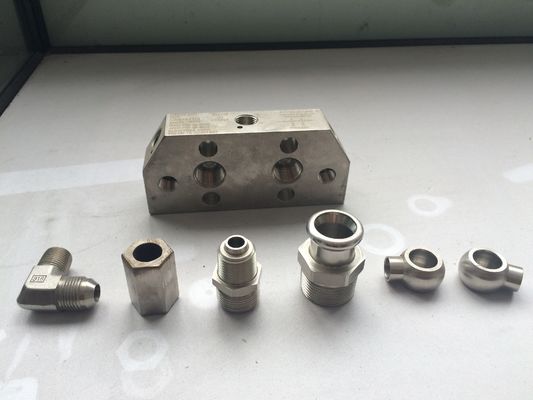 O costume feito à máquina parte as peças fazendo à máquina da vária precisão inoxidável do CNC
